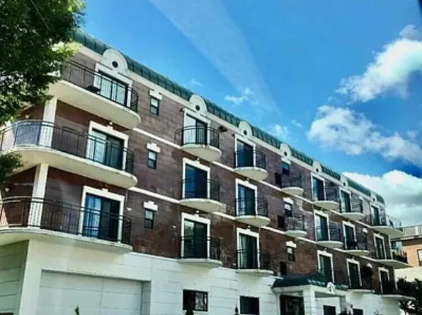 4 Chelsea Pl APT 2A, Great Neck, NY 11021