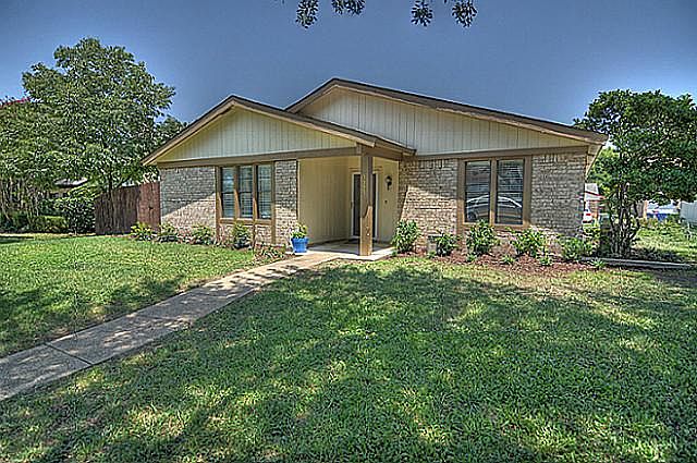 1st image of 3305 Ivanhoe Ln