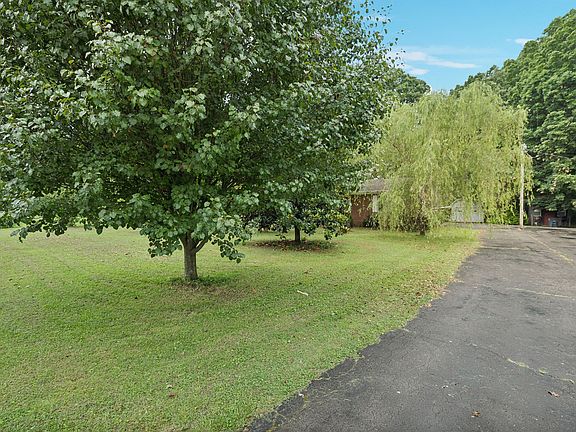 5th image of 509 Crestwood Dr