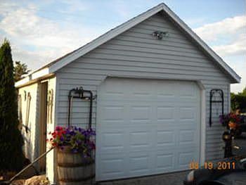 A view of the detached 1-car garage.