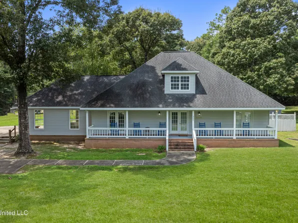 200 Rault Dr, Lumberton, MS 39455