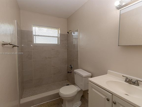 5th image of 15980 NE 19th Pl #2