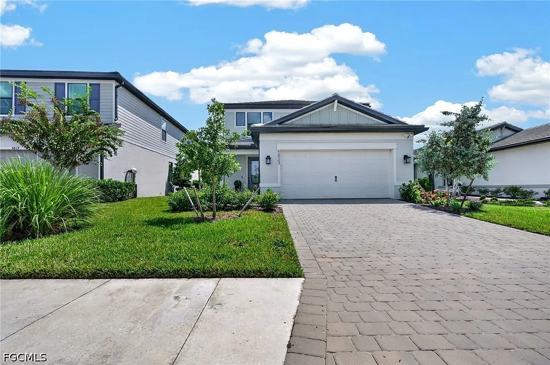 4 bed, 3.0 bath, 2208 sqft, $6,500 — Photo 2