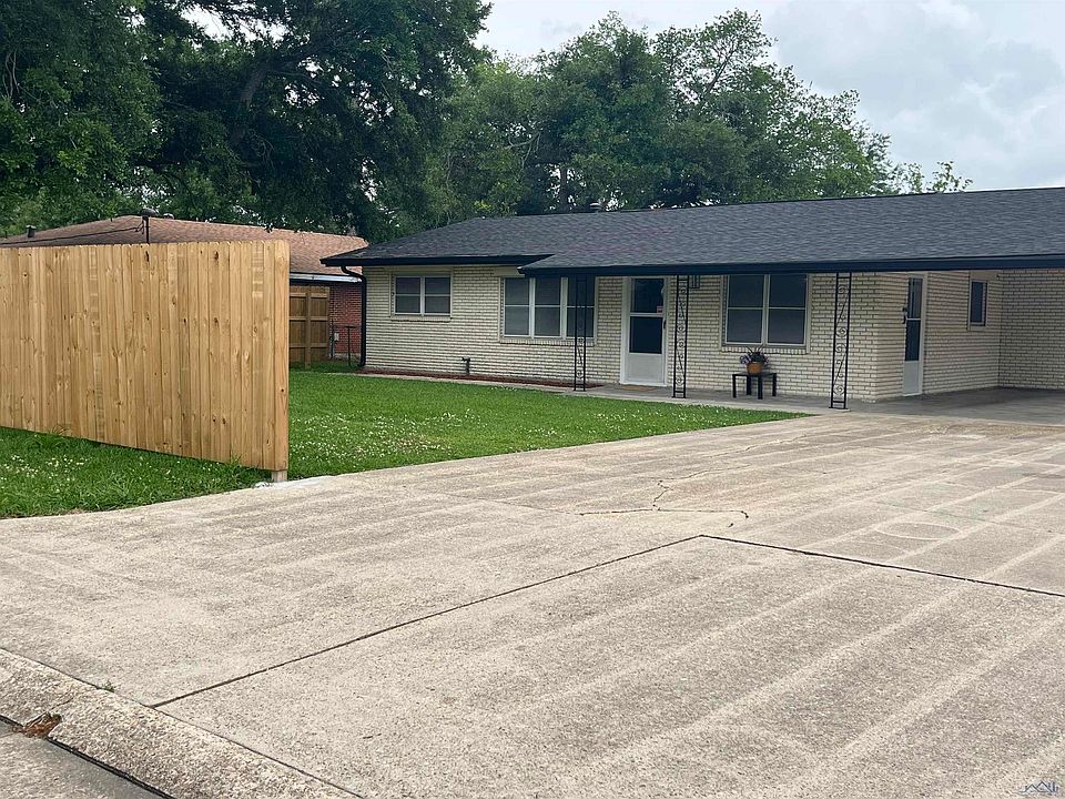 1st image of 204 Carolyn Ave