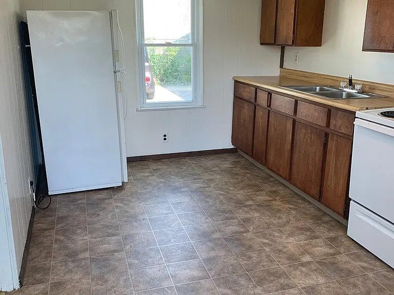 12 N Main St #C — Photo 9