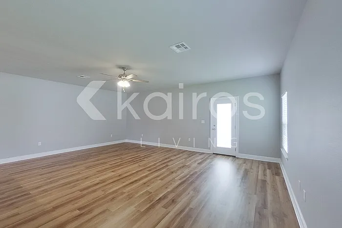 4 bed, 2.0 bath, 1950 sqft, $2,175 — Photo 2