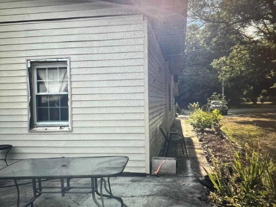 2nd image of 1625 S Spring Rd