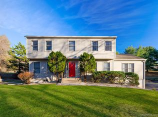 8 Phoebee Lane, Brookfield, CT 06804