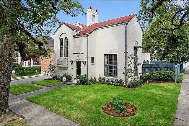 1st image of 48 Versailles Blvd