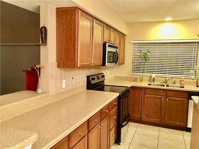 546 Cidermill Pl — Photo 8