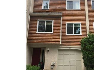 102 S Point Dr, Chadds Ford, PA 19317
