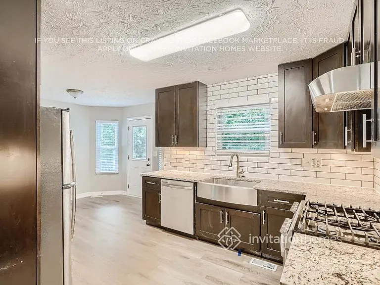 594 Rivulett Ct — Photo 8
