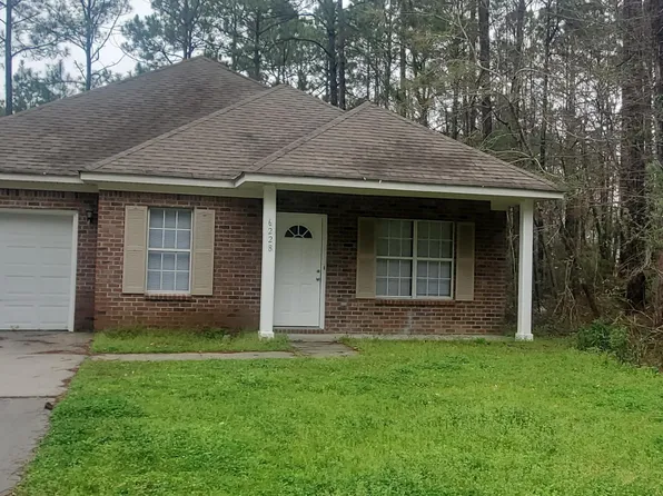 6228 E Oktibbeha St, Bay Saint Louis, MS 39520