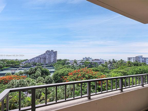 3rd image of 201 Crandon Blvd APT 506