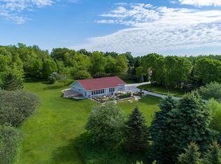 N2203 Greendale Rd, Hortonville, WI 54944
