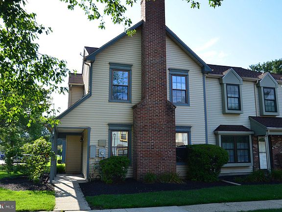 2nd image of 45 Tynemouth Ct
