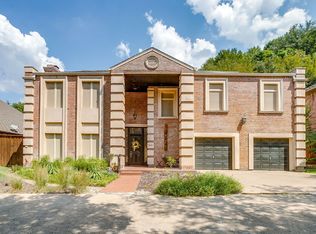 1805 Burton Hill Rd, Fort Worth, TX 76107