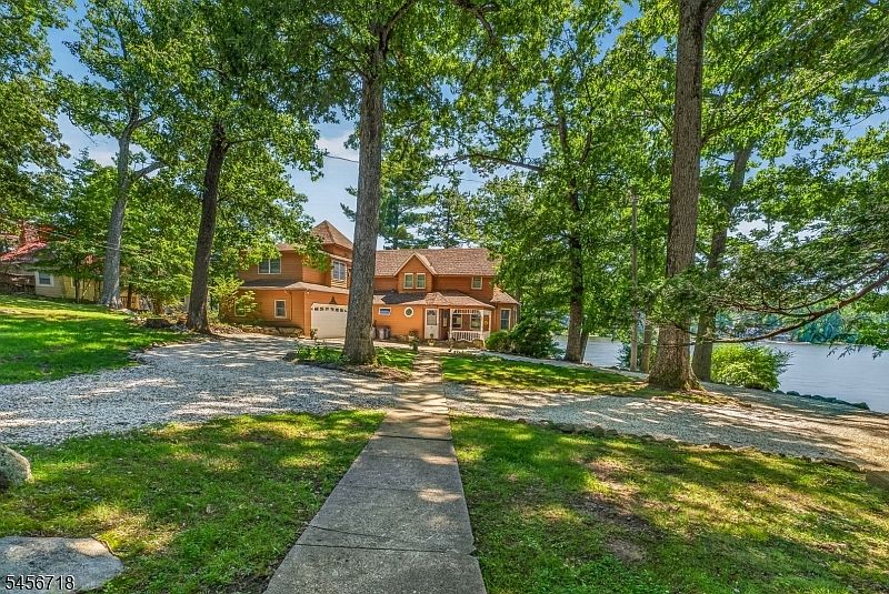 1st image of 90 Ithanell Rd