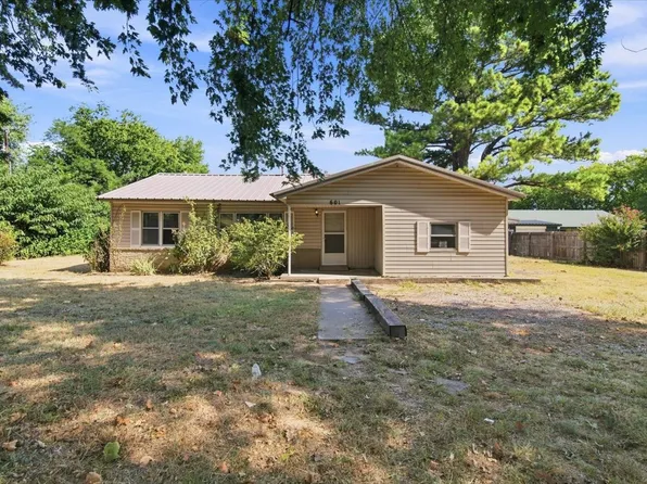 601 NE 12th St, Wagoner, OK 74467