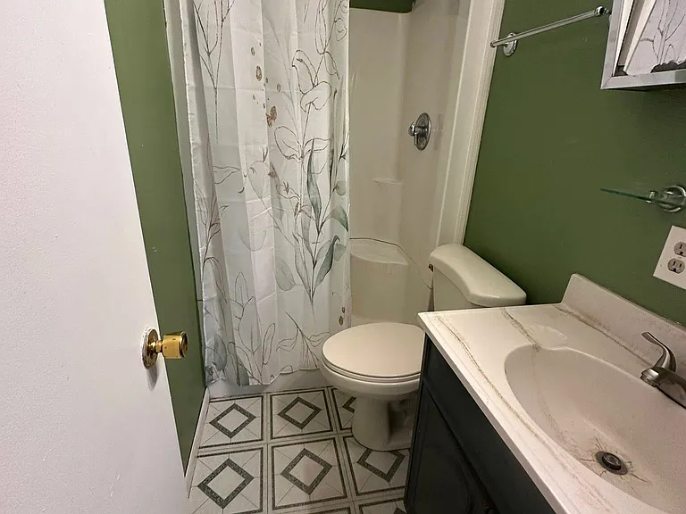 Lower Level - 3/4 Bath