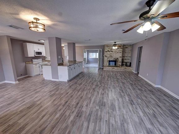 3rd image of 6050 Kingston Ct