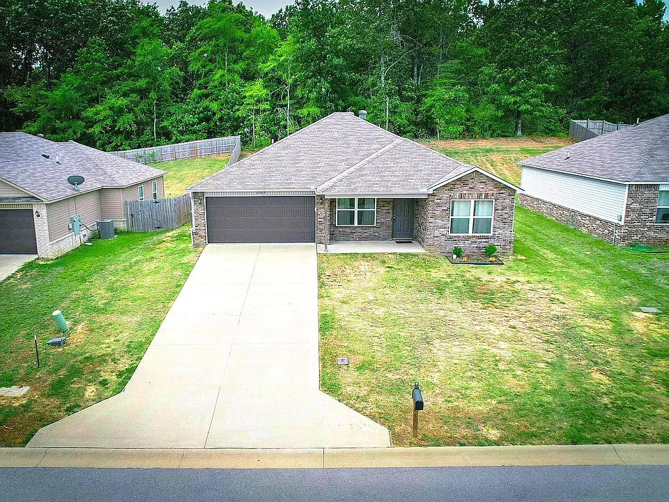 2309 Windy Ln