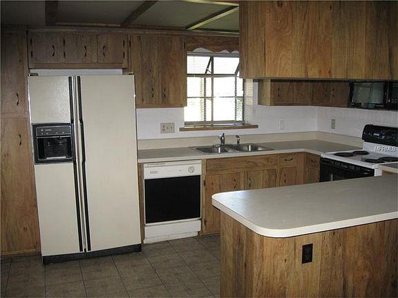 5th image of 302 Terrace Ct