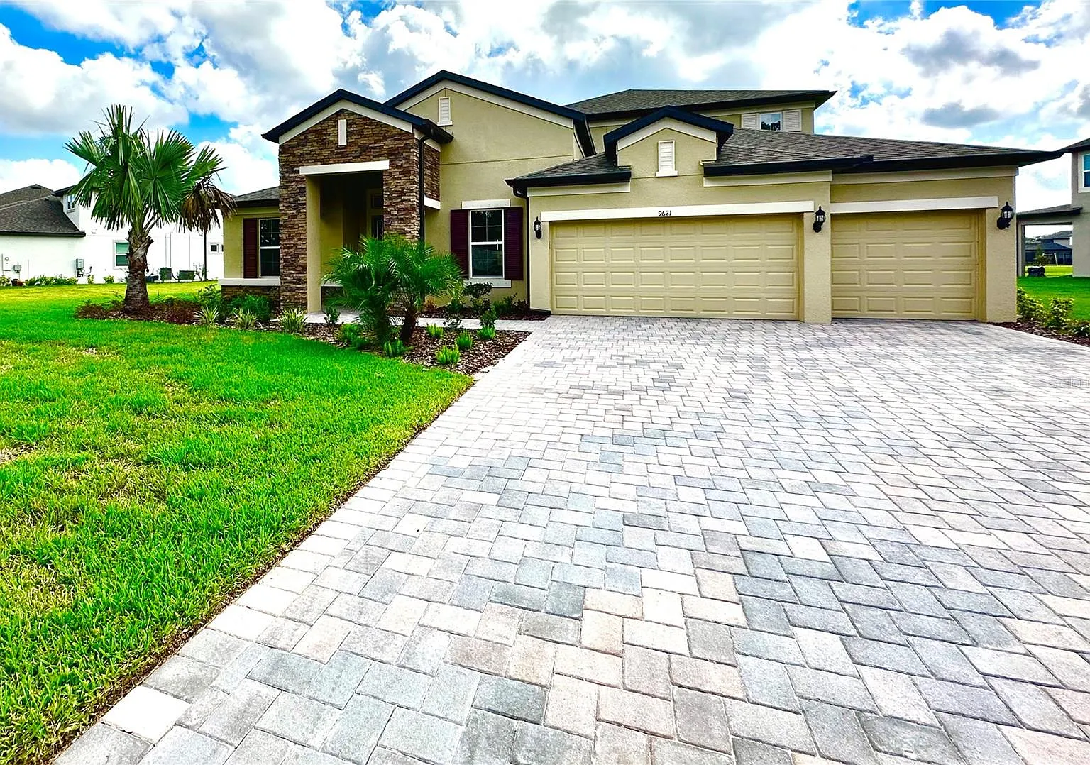5 bed, 3629 sqft, $4,300 — Photo 3