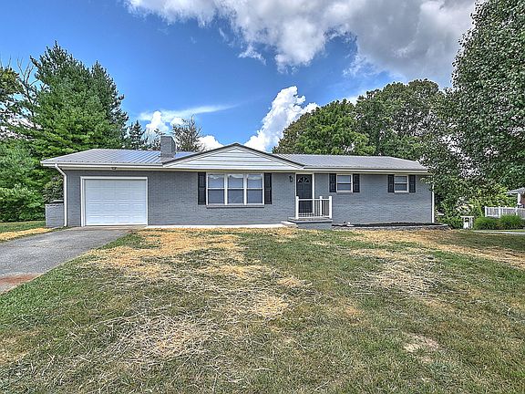 3rd image of 1007 Martingale Dr