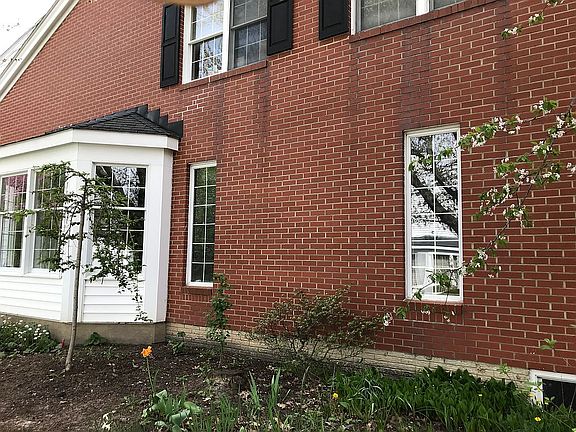 3rd image of 2231 Fairway Blvd