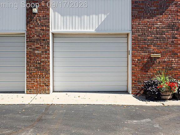 4th image of 1955 Hyde Park Rd #7