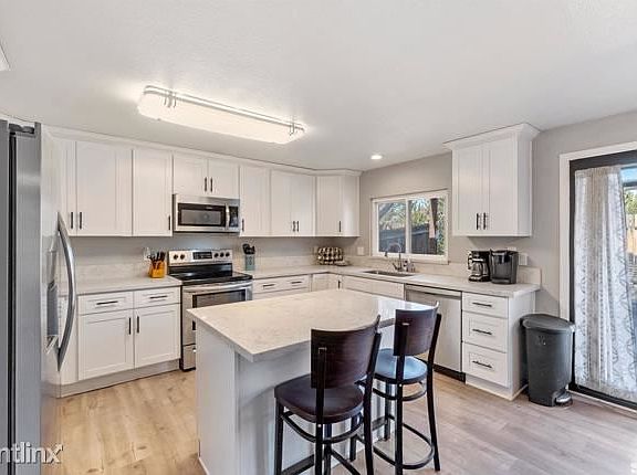 3rd image of 1032 Glen Meadow Dr