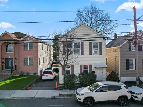 718 1st Street image 1 of 29