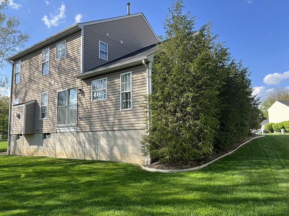 4th image of 7538 Brookfield Ln
