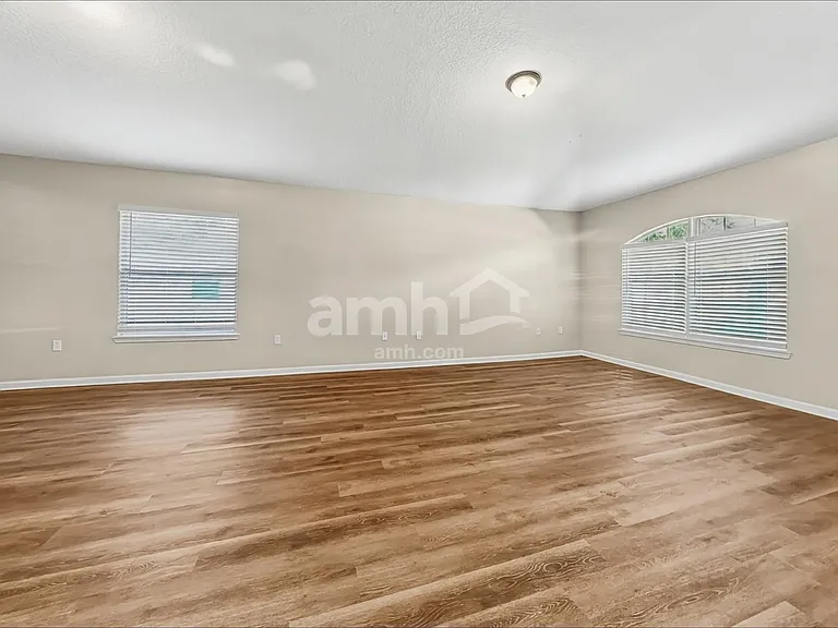 7244 Angela Dr — Photo 7