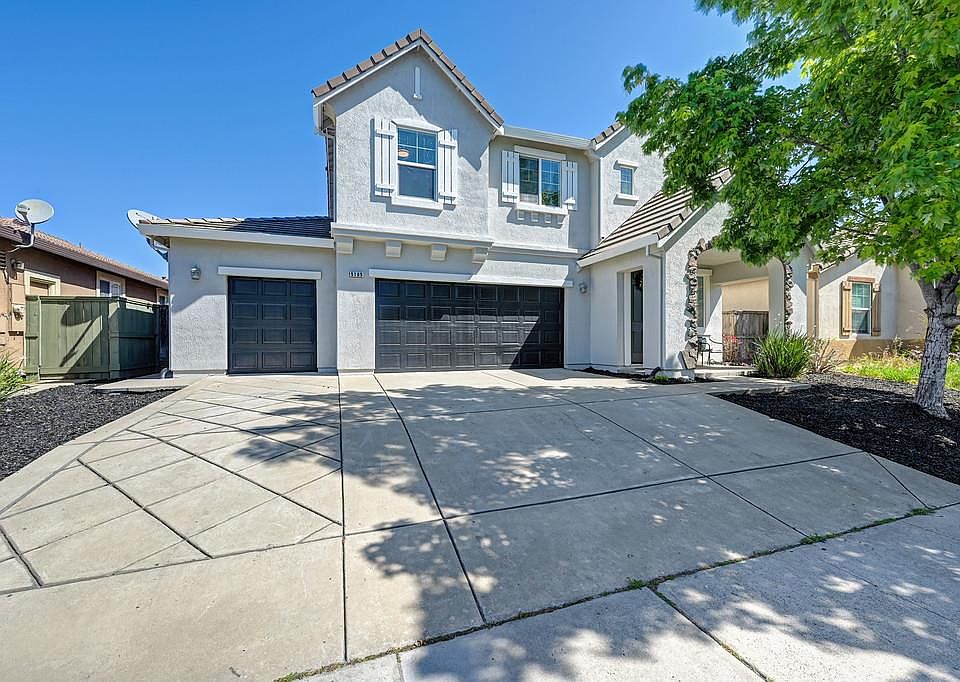 1st image of 5105 Moon Lily Way