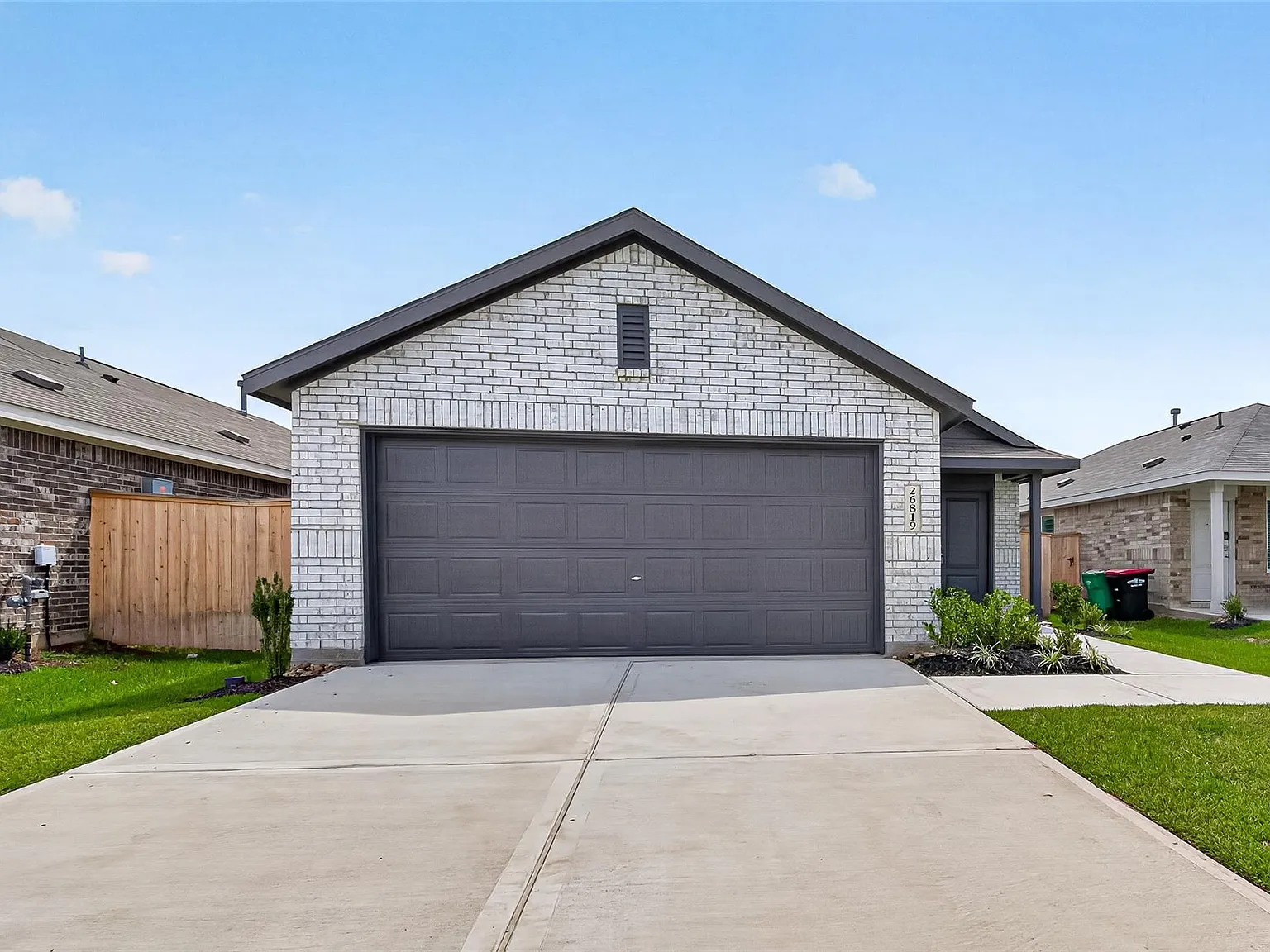 4 bed, 2.0 bath, 1656 sqft, $2,150 — Photo 2