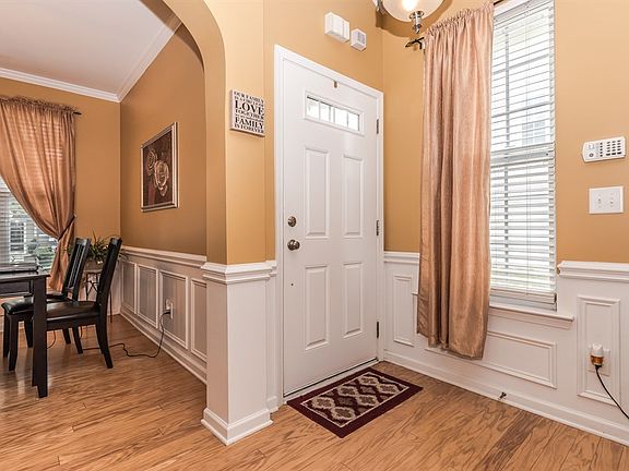 3rd image of 8020 Willow Branch Dr
