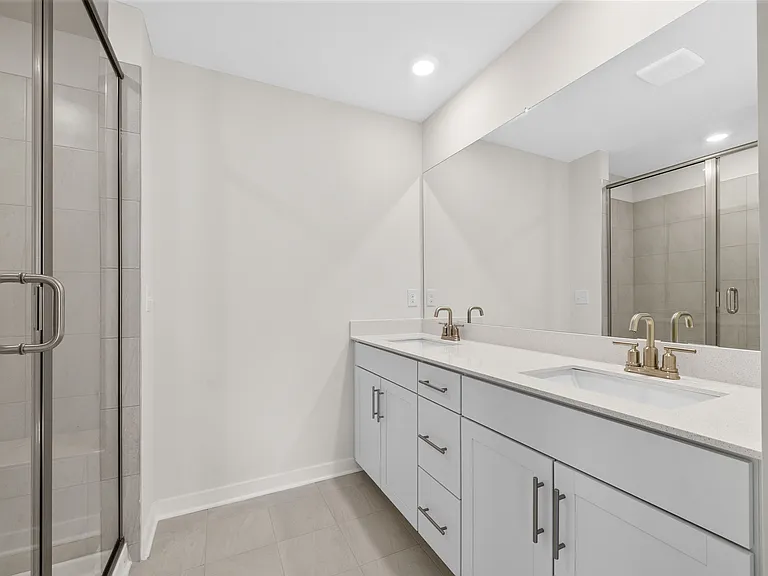 887 Bur Oak Ct — Photo 15