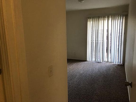 4th image of 217 S Harbin Ave APT 1