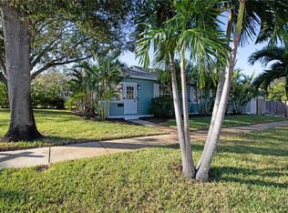 646 50th St N, Saint Petersburg, FL 33710