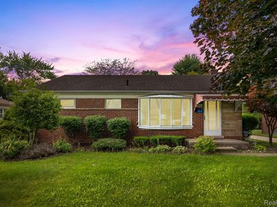 696 Harrington St, Mount Clemens, MI, 48043