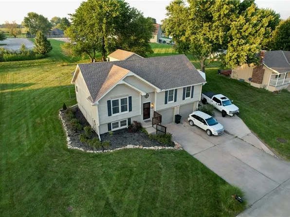 1105 E 2nd Street Ter, Cameron, MO 64429