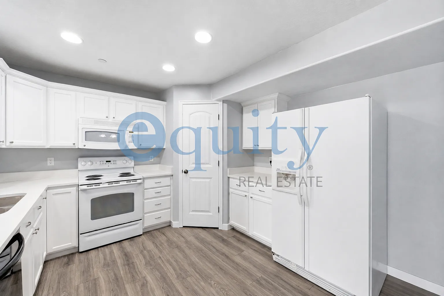 3812 E Rock Creek Rd - KJ - 1 — Photo 2