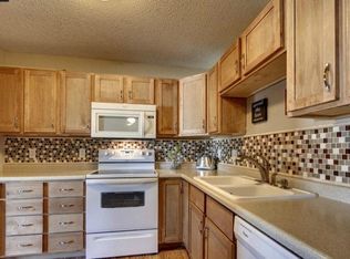 721 125th Ln NE, Blaine, MN 55434