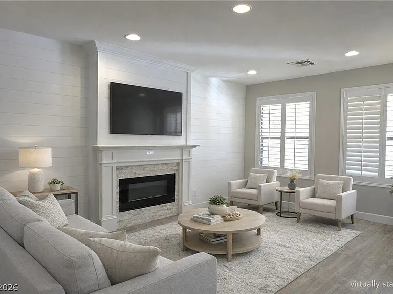 927 Via Canale Dr — Photo 3