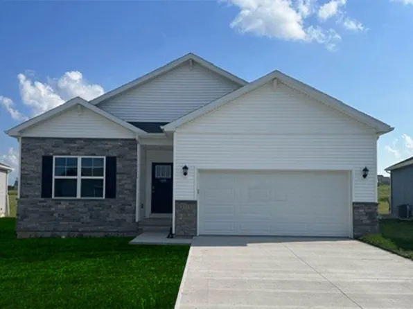 2830 Mary Dr, Hiawatha, IA 52233