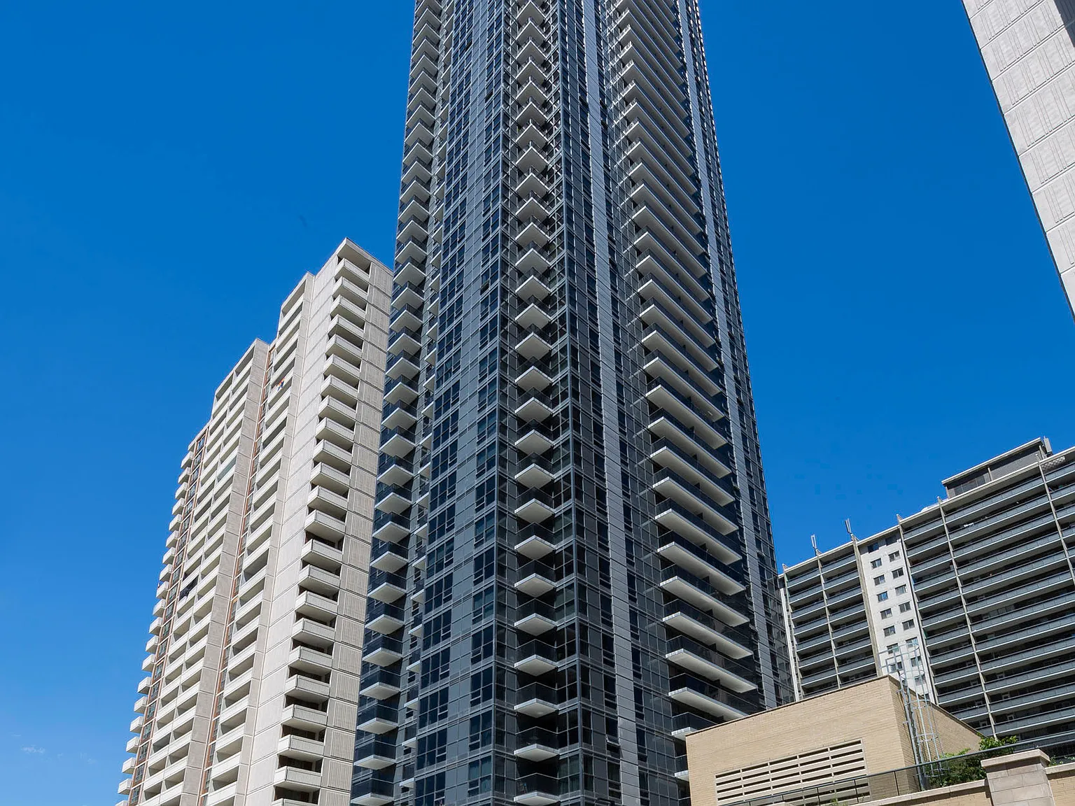 561 Sherbourne — Photo 4