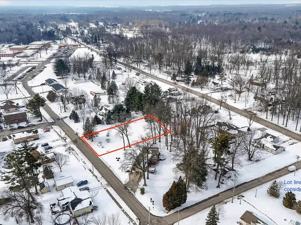 434 W Maple St, Saint Charles, MI 48655