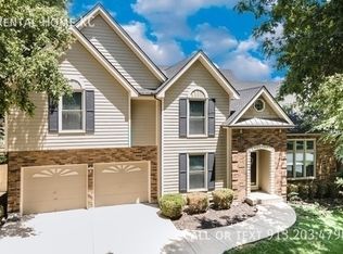 15730 W Locust St, Olathe, KS 66062